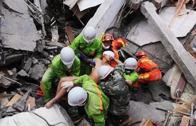 汶川地震空投收音机17万台，救灾部队人手一台！这东西有何妙用？