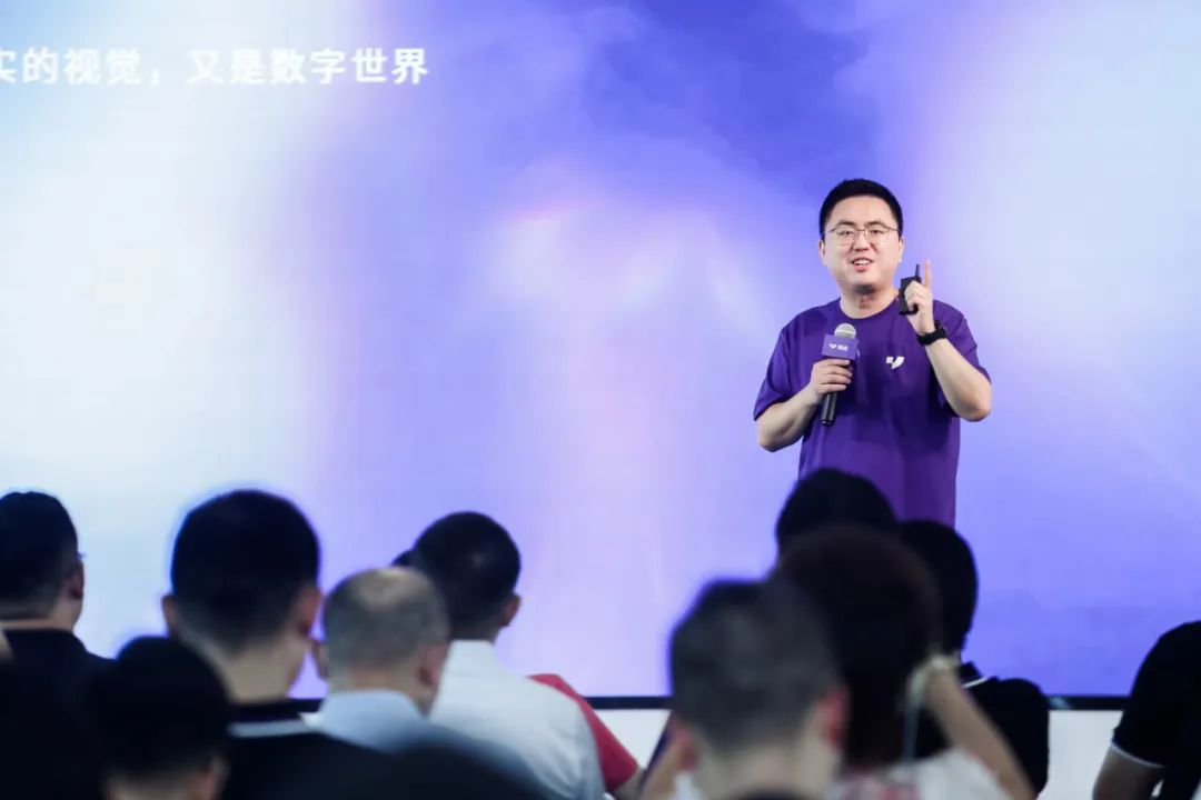 李彦宏向马斯克摊牌：我的新车会领先你一代